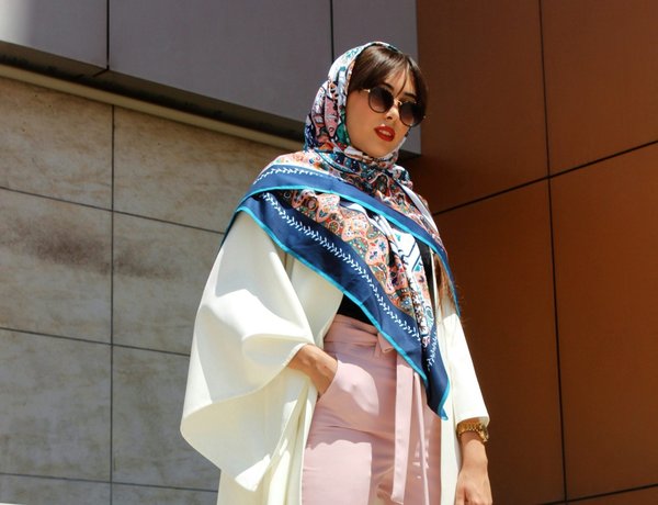 Quel type de foulard est parfait pour un look hippie chic?